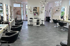 Vorschau für Friseurgeschäft in Buchrain, in der Nähe von München abzugeben. 
