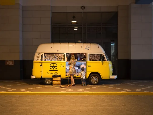 Selbstst&auml;ndig machen mit eigenem Foodtruck - Voraussetzungen & Genehmigungen